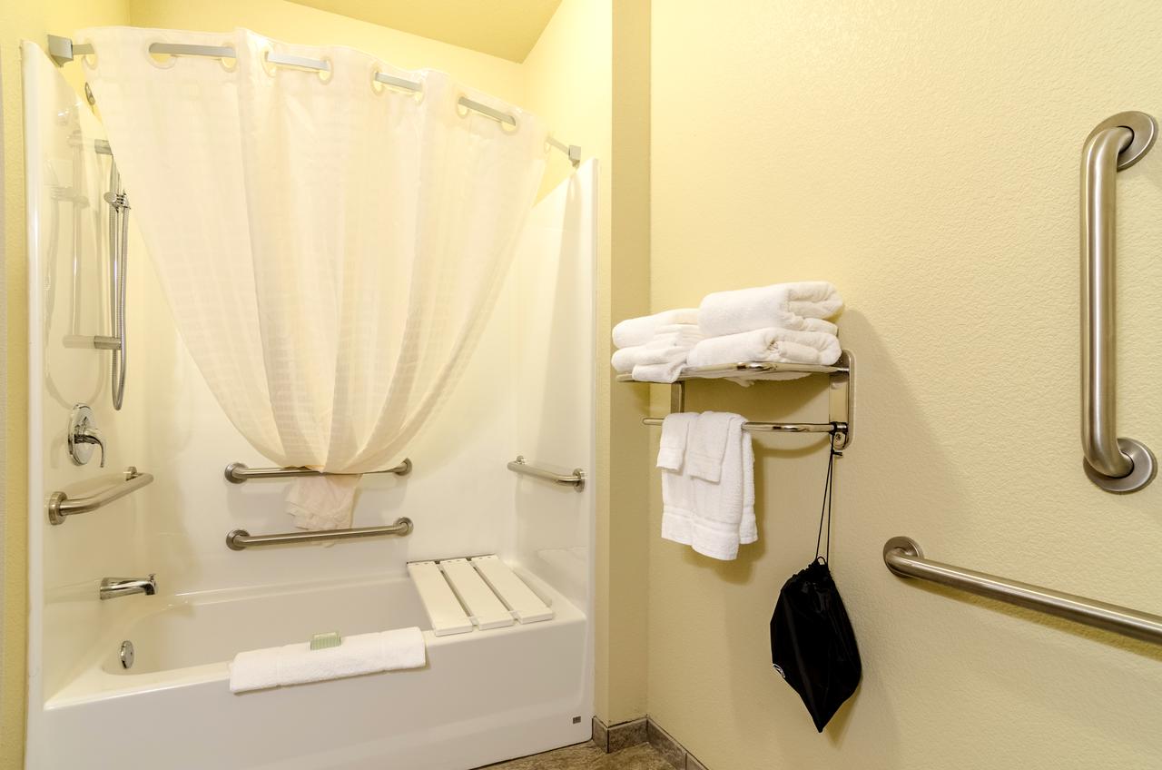 Cobblestone Hotel & Suites - McCook - thumb 31