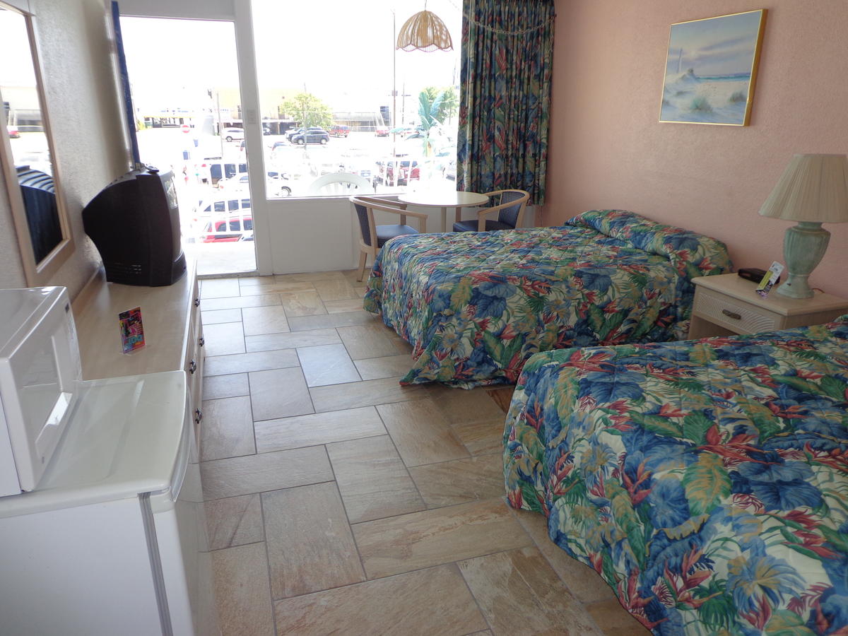 Quarterdeck Motel - thumb 1