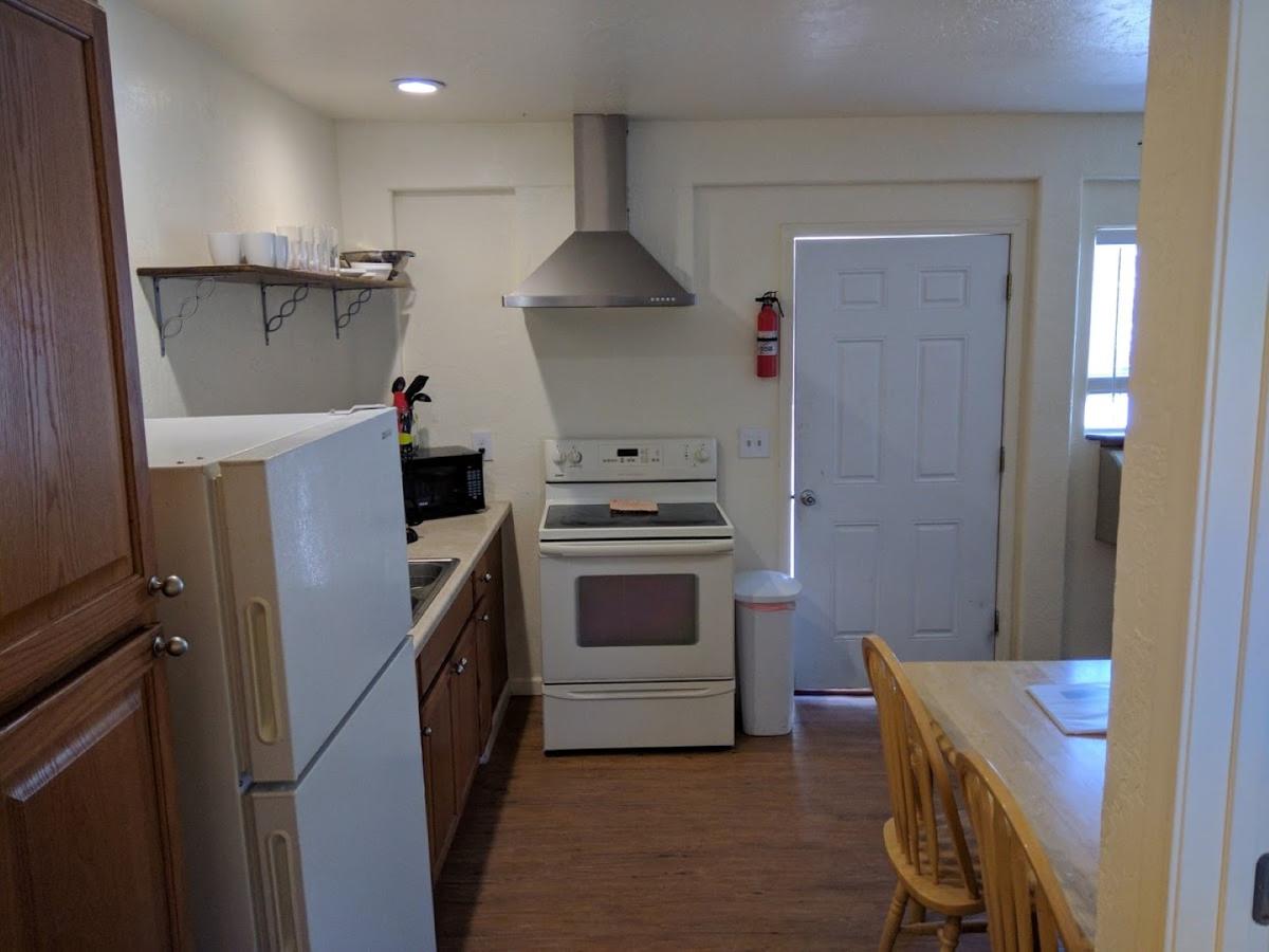 Heart Of Downtown Reserve #2 Kitchen! - thumb 3