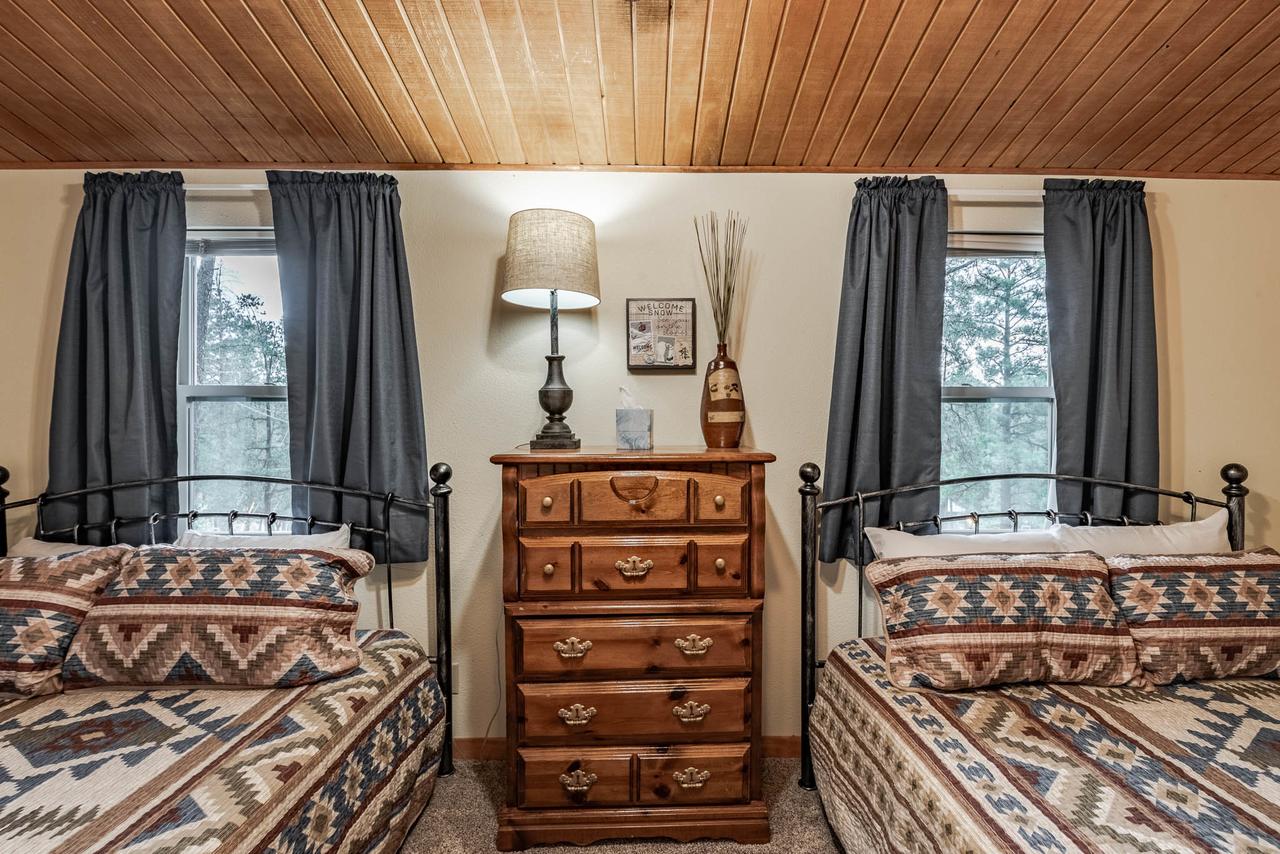 Wild Horse Retreat, 2 Bedrooms, Fireplace, WiFi, Hot Tub, Sleeps 6 - thumb 15