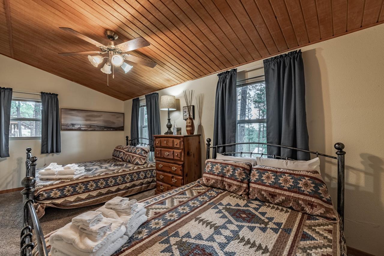 Wild Horse Retreat, 2 Bedrooms, Fireplace, WiFi, Hot Tub, Sleeps 6 - thumb 16
