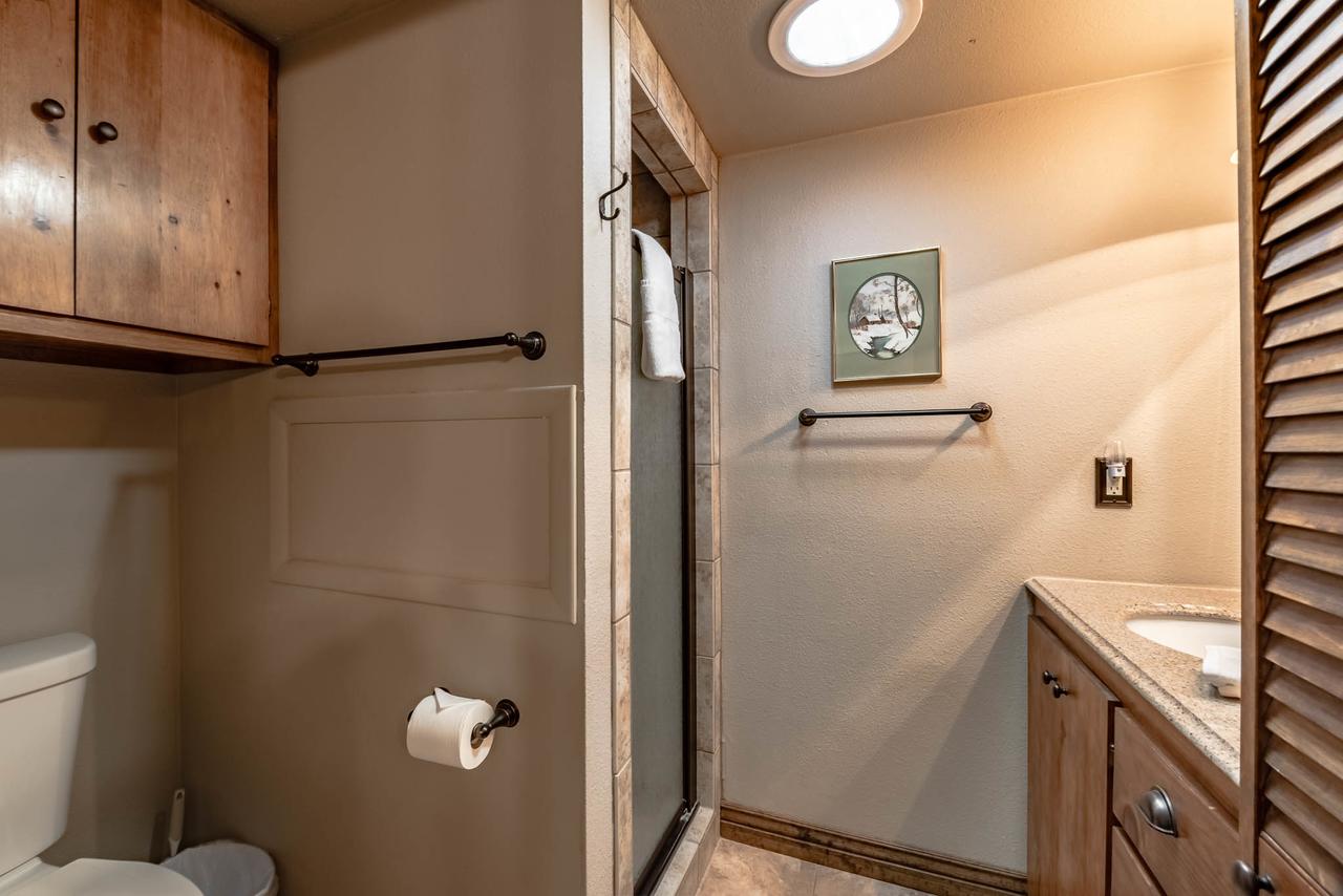 Wild Horse Retreat, 2 Bedrooms, Fireplace, WiFi, Hot Tub, Sleeps 6 - thumb 14