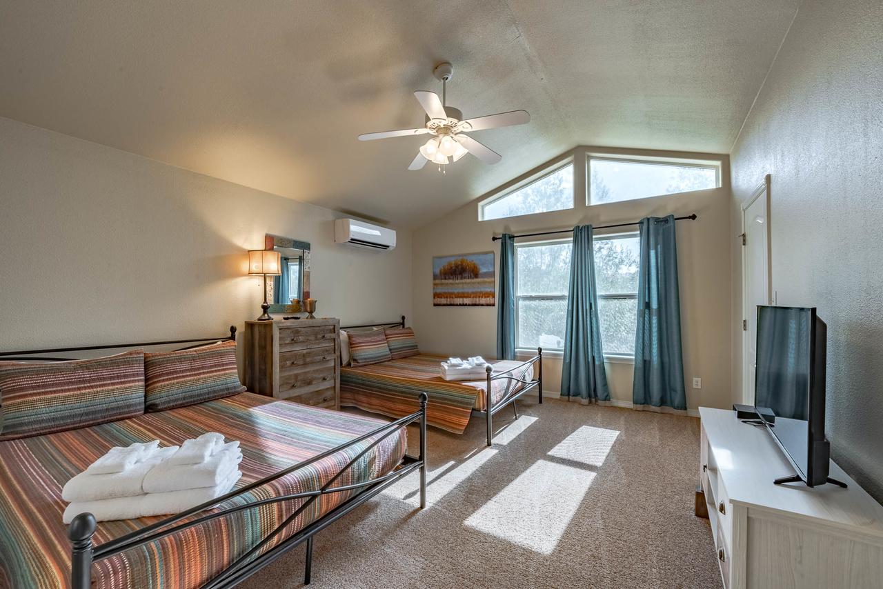 Little Creek Retreat, 4 Bedrooms, Hot Tub, Pet Friendly, Sleeps 10 - thumb 19