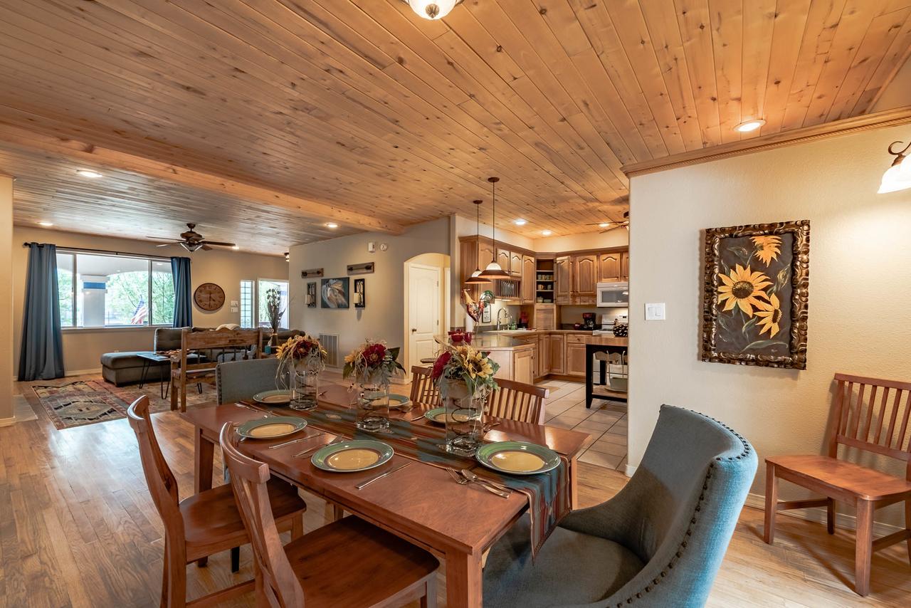 Little Creek Retreat, 4 Bedrooms, Hot Tub, Pet Friendly, Sleeps 10 - thumb 5