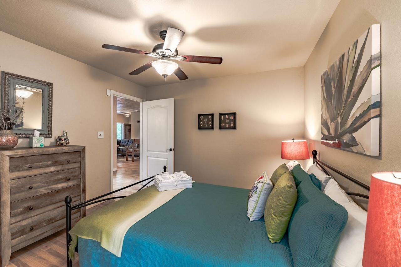 Little Creek Retreat, 4 Bedrooms, Hot Tub, Pet Friendly, Sleeps 10 - thumb 18