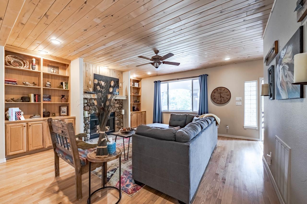 Little Creek Retreat, 4 Bedrooms, Hot Tub, Pet Friendly, Sleeps 10 - thumb 2