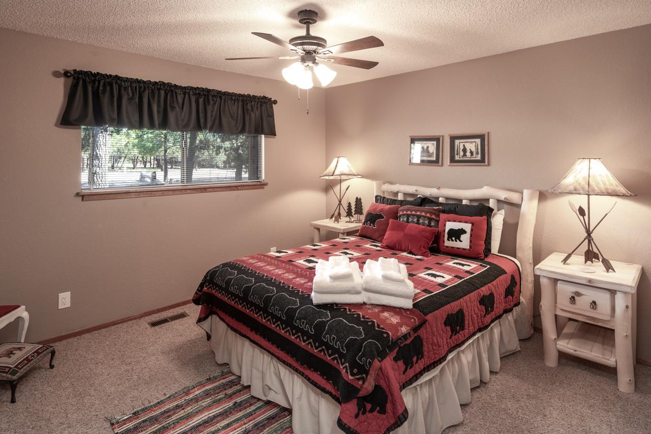 Majestic Retreat, 4 Bedrooms, Fireplace, Jetted Tub, Foosball, Sleeps 16 - thumb 20