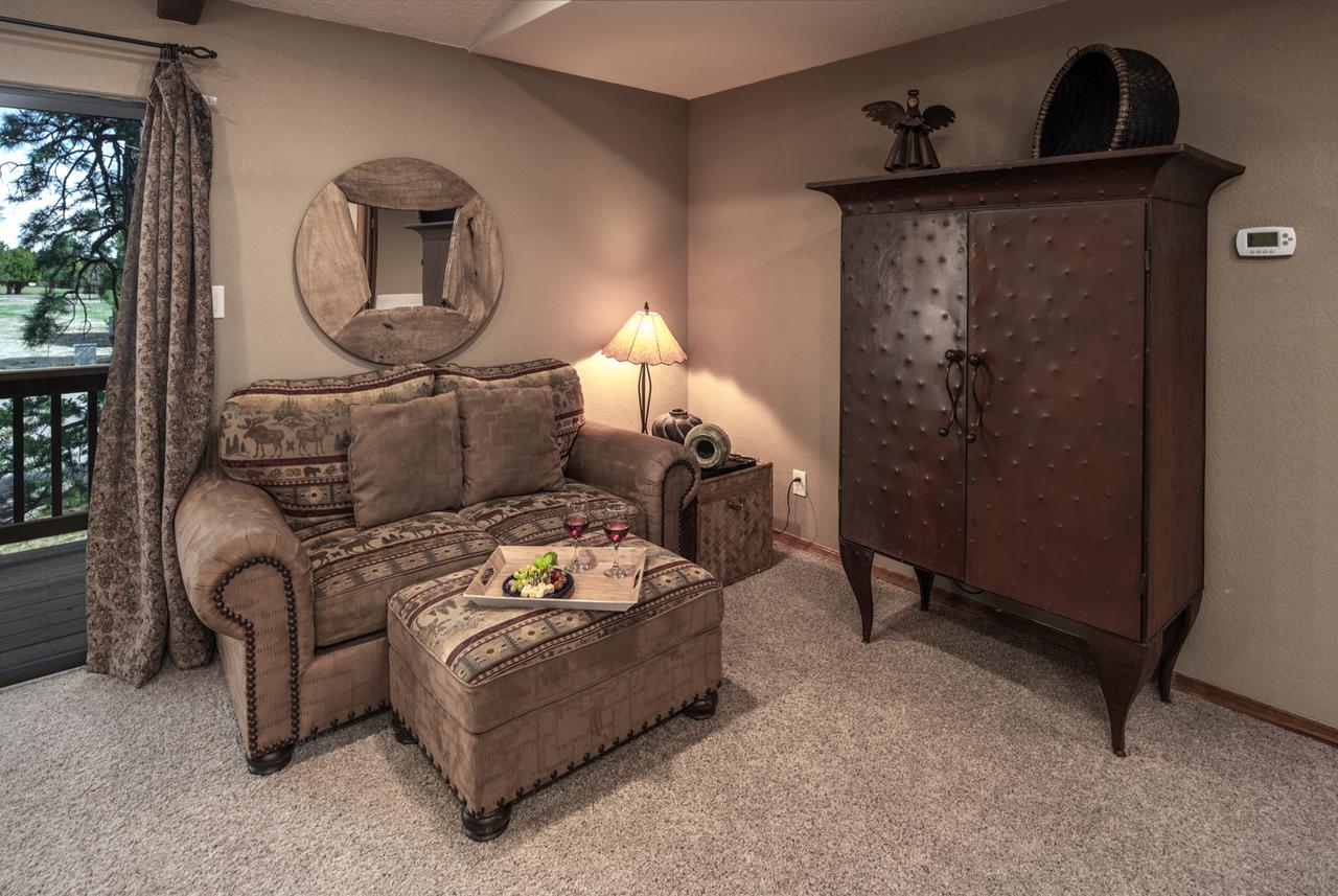 Majestic Retreat, 4 Bedrooms, Fireplace, Jetted Tub, Foosball, Sleeps 16 - thumb 14