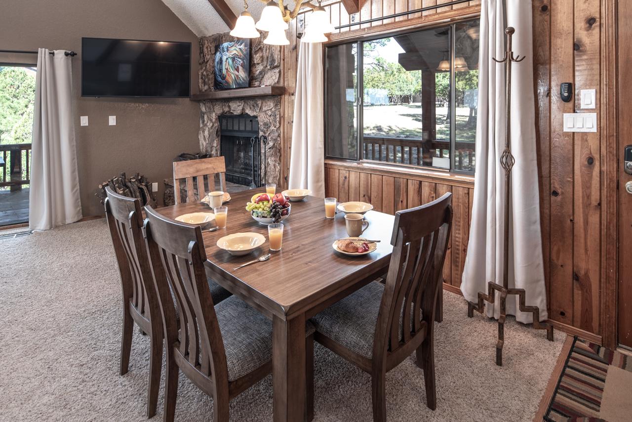 Majestic Retreat, 4 Bedrooms, Fireplace, Jetted Tub, Foosball, Sleeps 16 - thumb 4