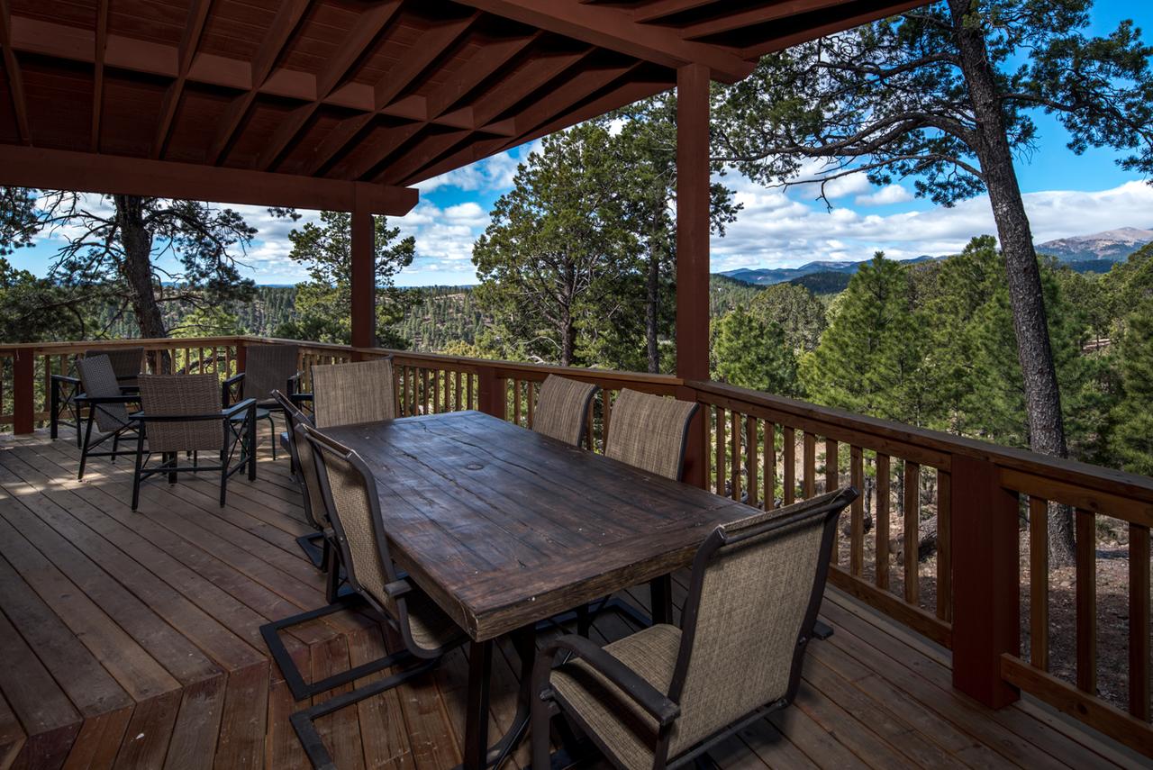 Majestic Retreat, 4 Bedrooms, Fireplace, Jetted Tub, Foosball, Sleeps 16 - thumb 28