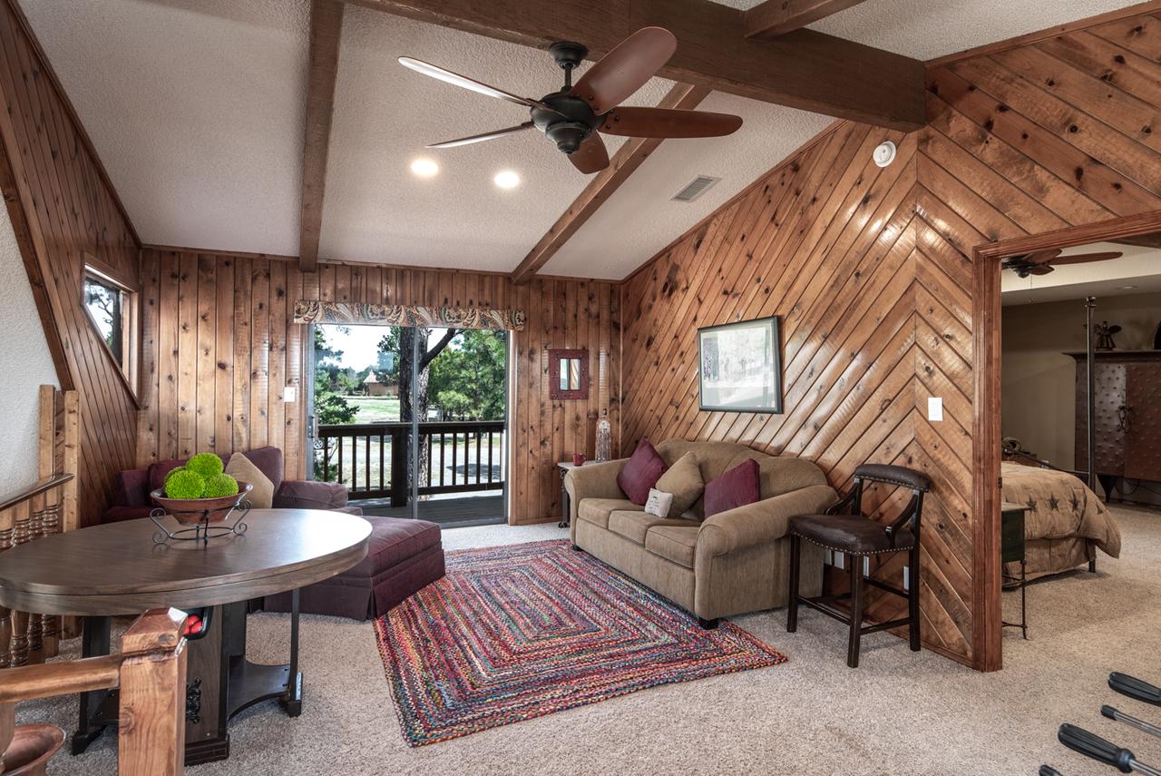 Majestic Retreat, 4 Bedrooms, Fireplace, Jetted Tub, Foosball, Sleeps 16 - thumb 9