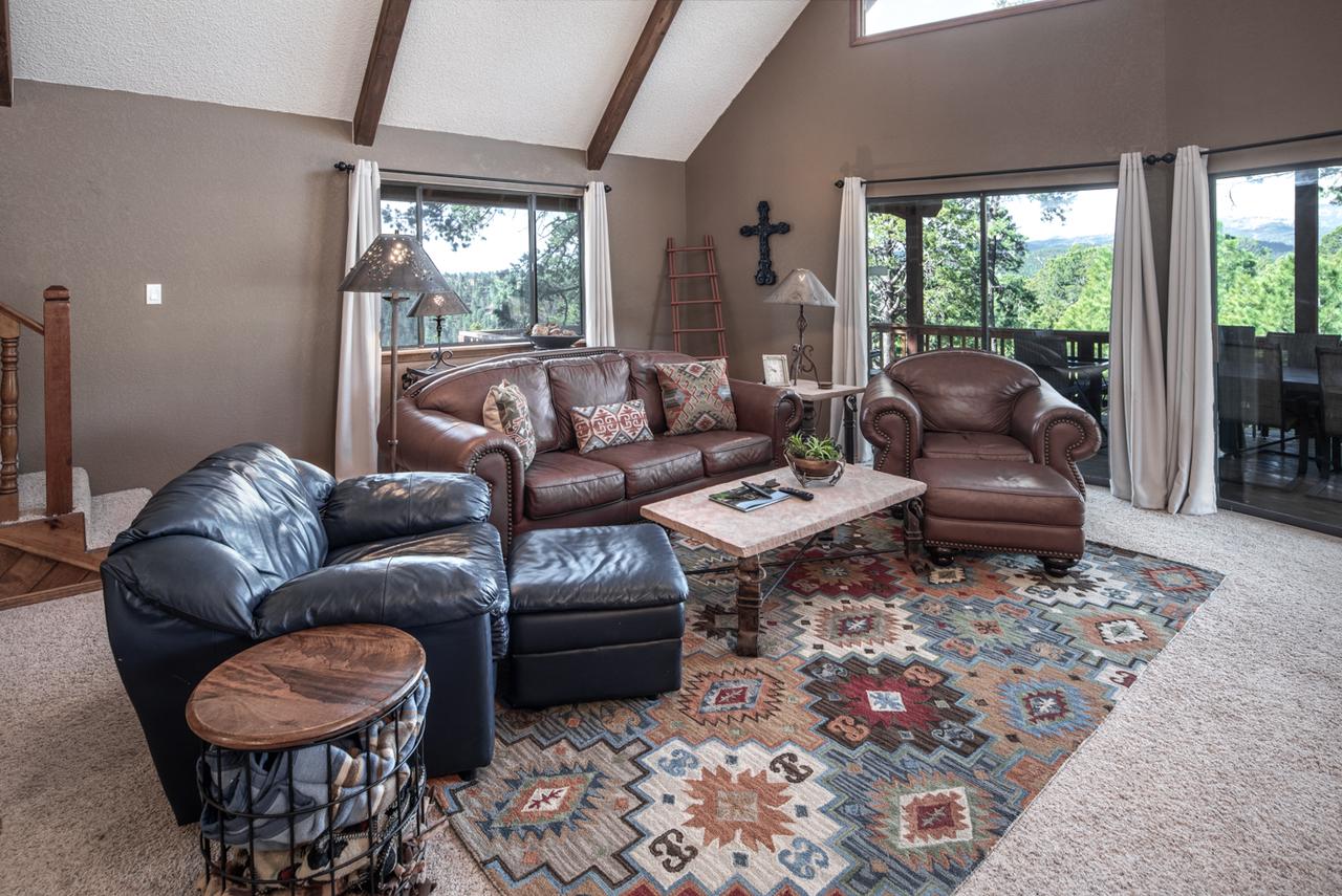 Majestic Retreat, 4 Bedrooms, Fireplace, Jetted Tub, Foosball, Sleeps 16 - thumb 1