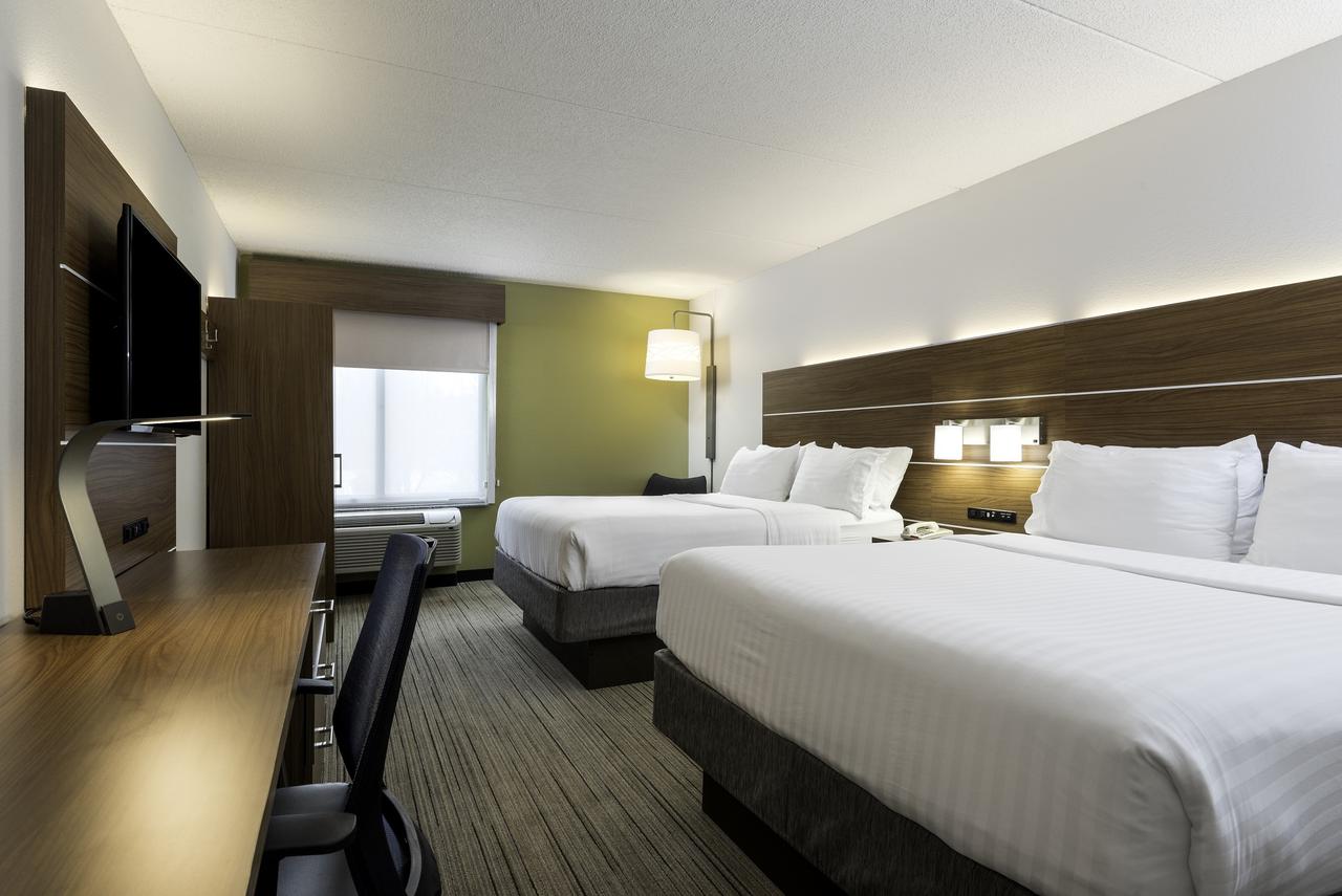 Holiday Inn Express Hotel & Suites Charlotte Airport-Belmont - thumb 3