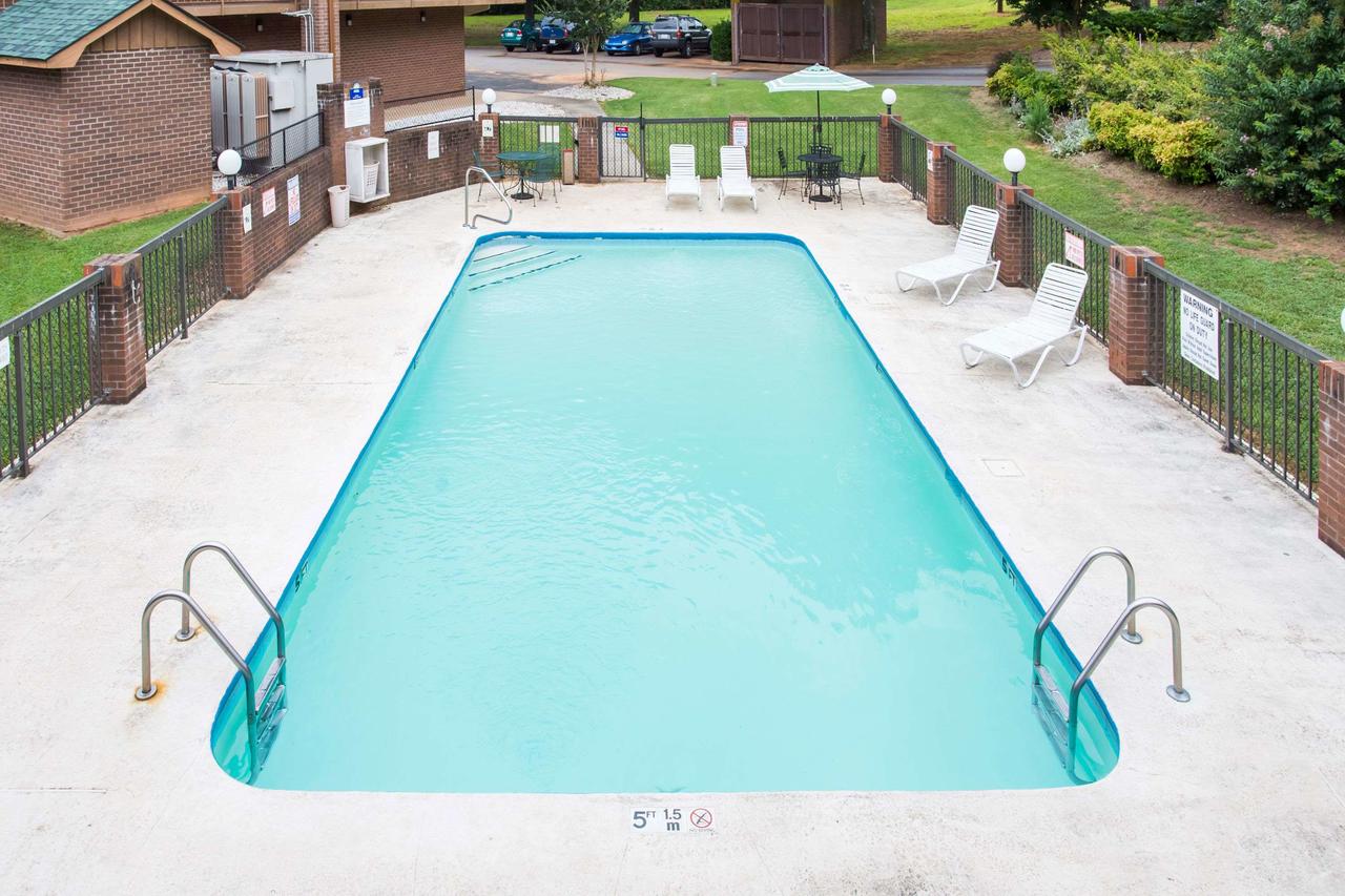 Days Inn By Wyndham Wilkesboro - thumb 5