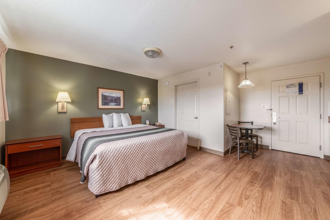 HomeTowne Studios & Suites Charlotte - Concord - thumb 18