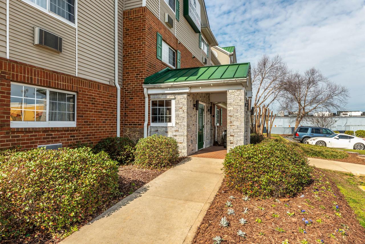 HomeTowne Studios & Suites Charlotte - Concord - thumb 22