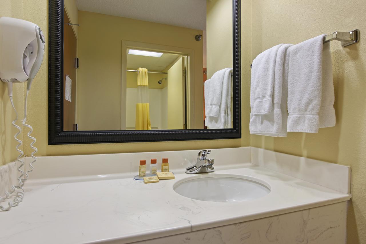 Days Inn By Wyndham Shallotte - thumb 6