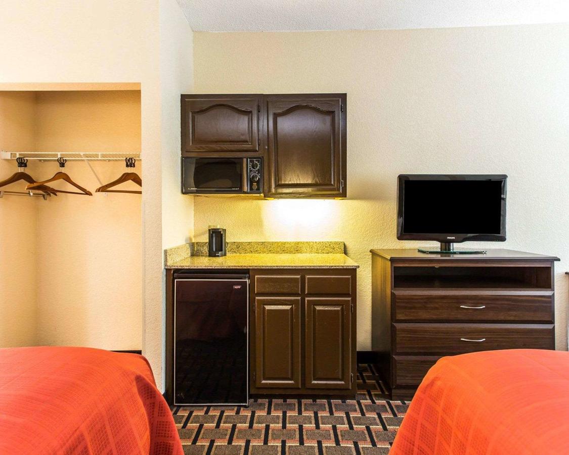 Quality Suites Convention Center - Hickory - thumb 38