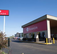 Ramada by Wyndham Bismarck - Orlando Tourists