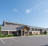 AmericInn by Wyndham Bismarck - Orlando Tourists