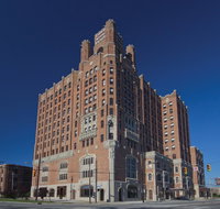 DoubleTree by Hilton - The Tudor Arms Hotel - Orlando Tourists