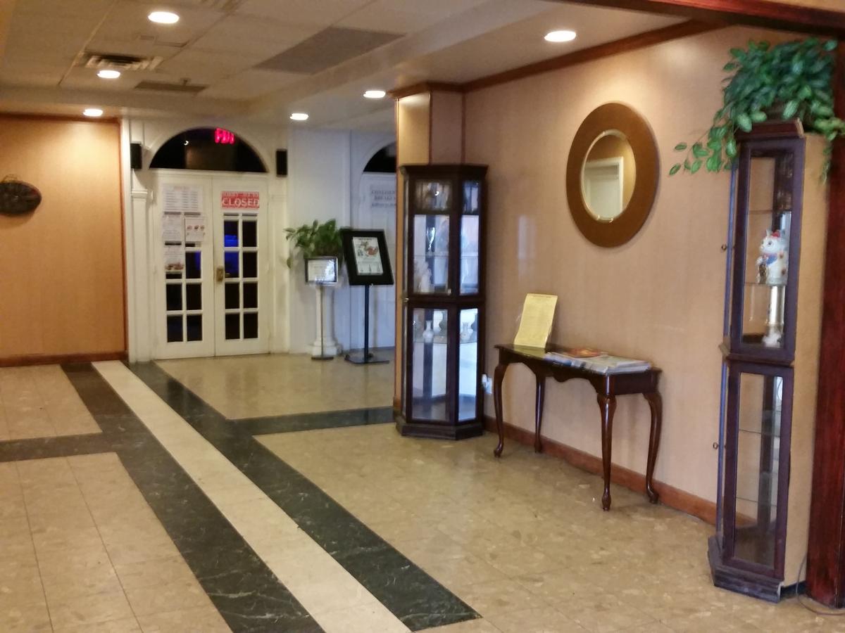 University Hotel And Suites - thumb 10