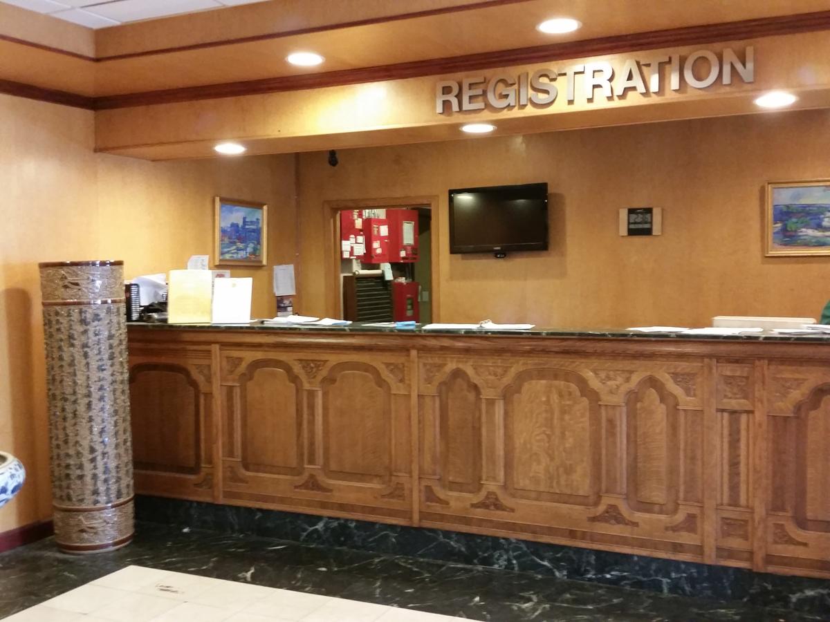 University Hotel And Suites - thumb 2