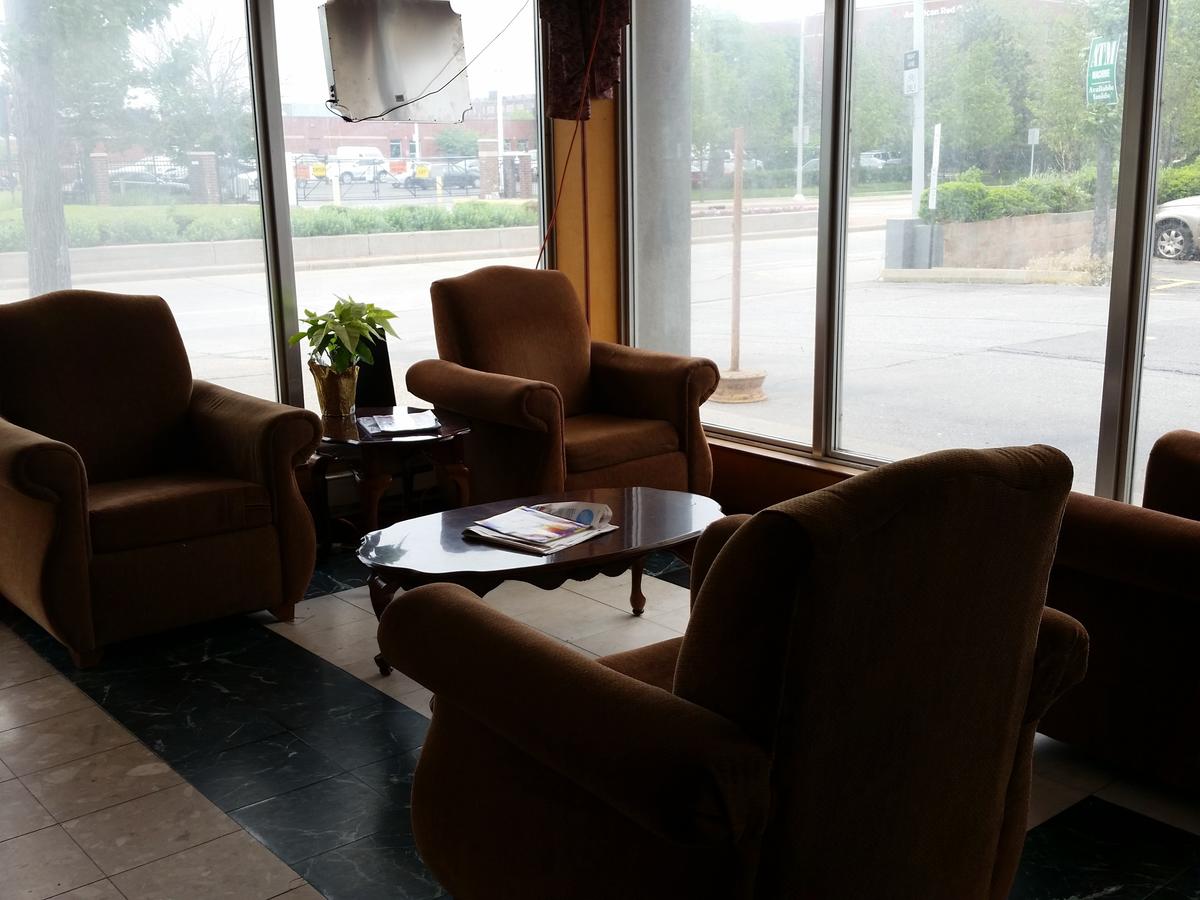 University Hotel And Suites - thumb 19
