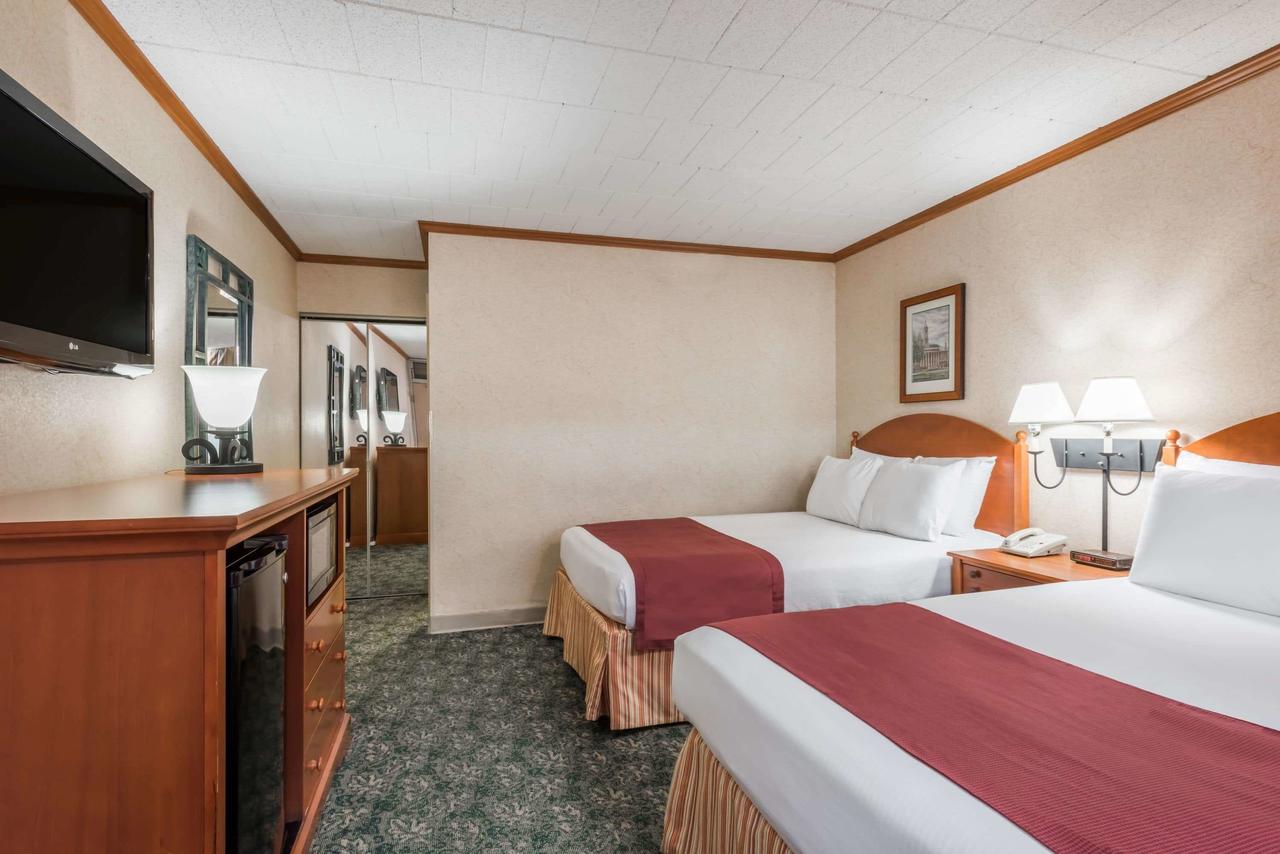 Ramada By Wyndham State College Hotel & Conference Center - thumb 29