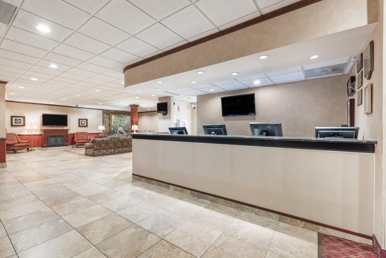 Ramada By Wyndham State College Hotel & Conference Center - thumb 22