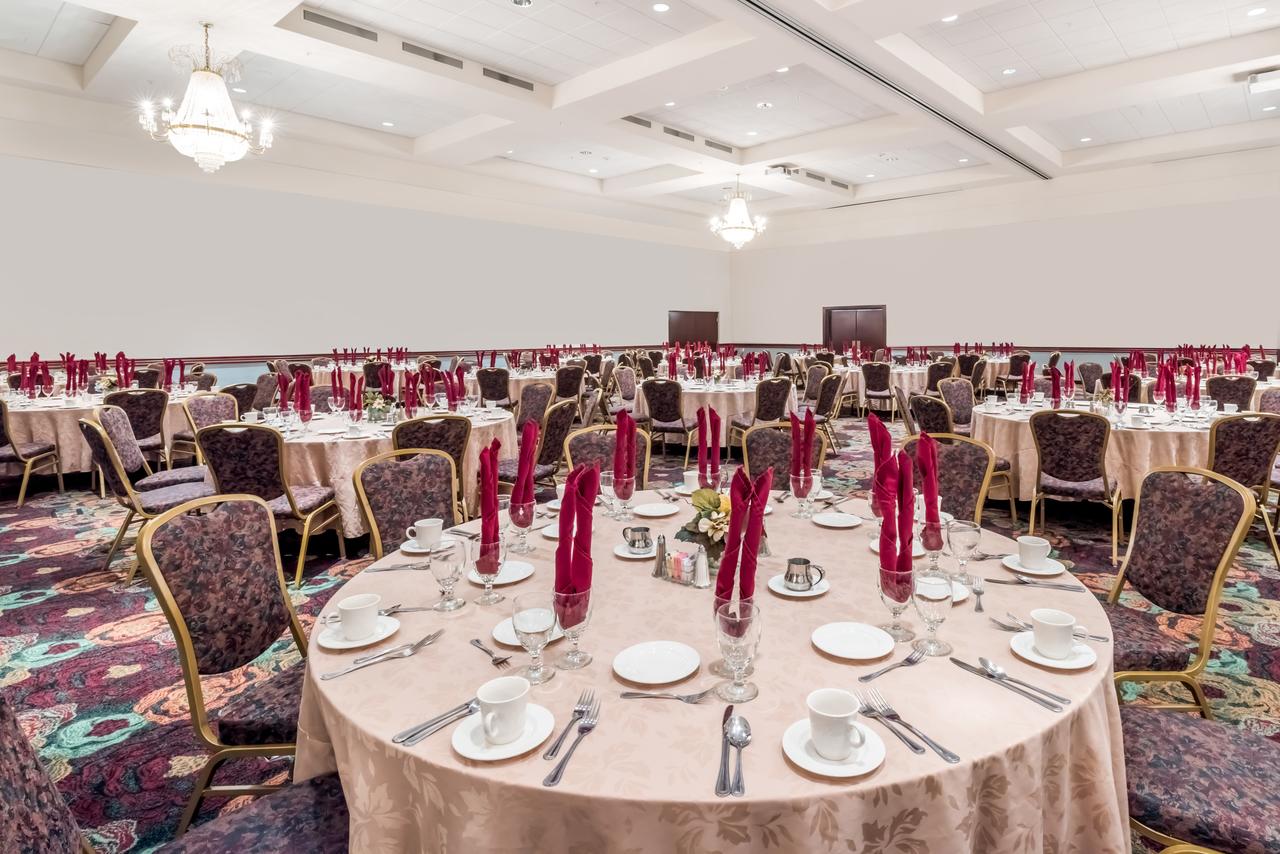 Ramada By Wyndham State College Hotel & Conference Center - thumb 7