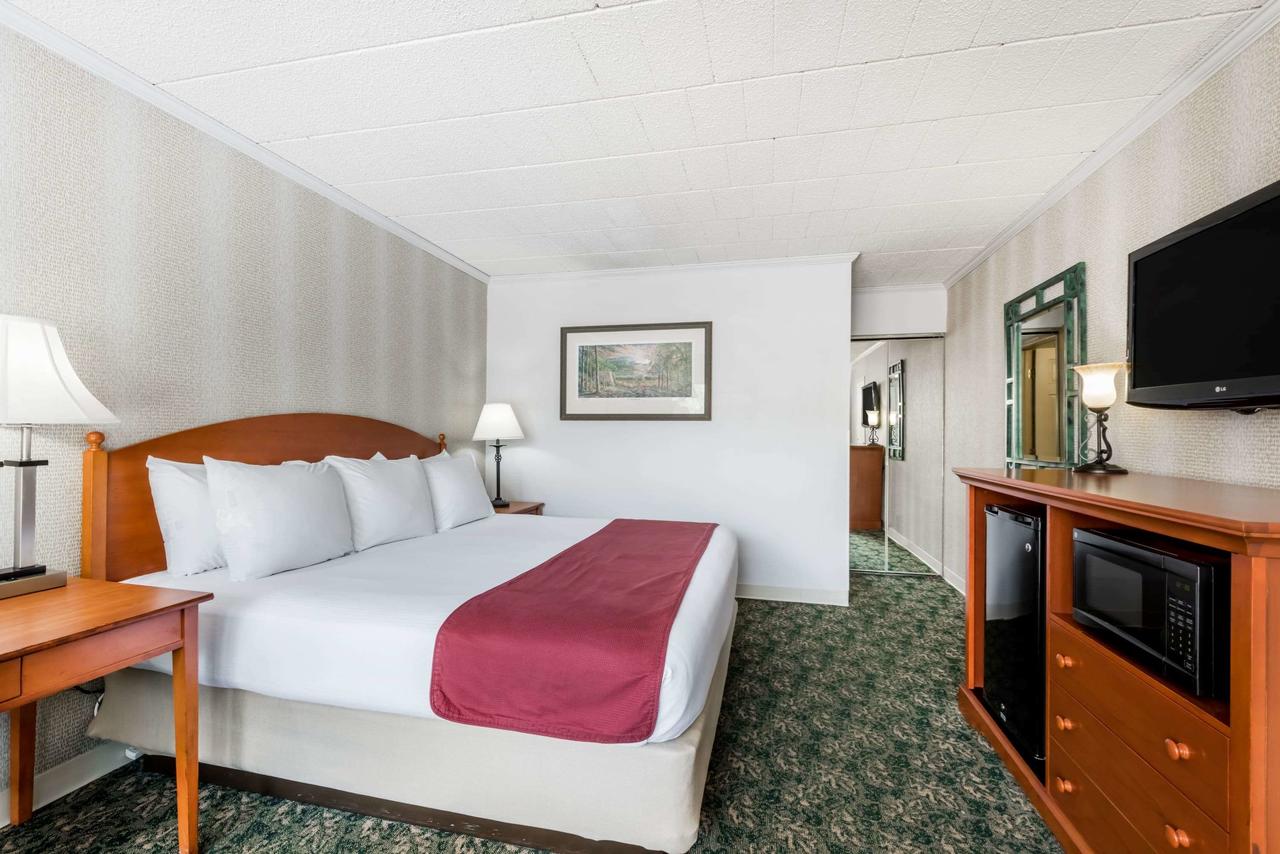 Ramada By Wyndham State College Hotel & Conference Center - thumb 44