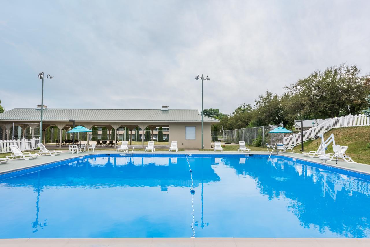 Ramada By Wyndham State College Hotel & Conference Center - thumb 18