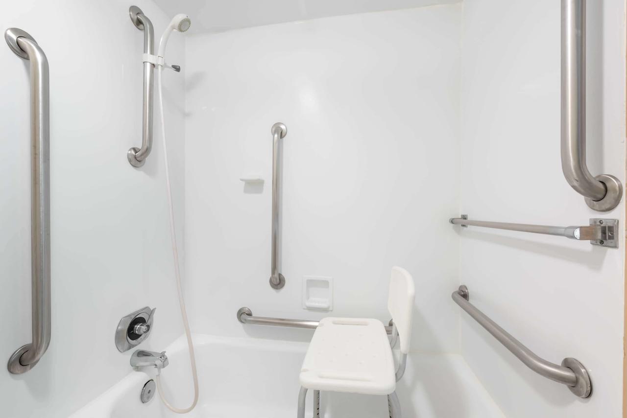 Ramada By Wyndham State College Hotel & Conference Center - thumb 34