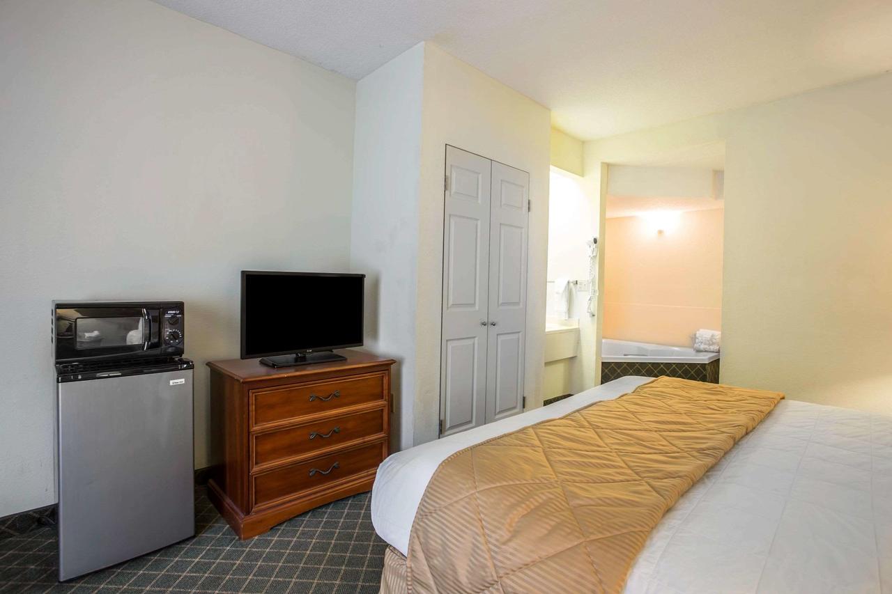 Clarion Inn & Suites Aiken - thumb 4