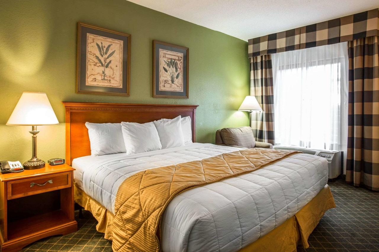 Clarion Inn & Suites Aiken - thumb 32