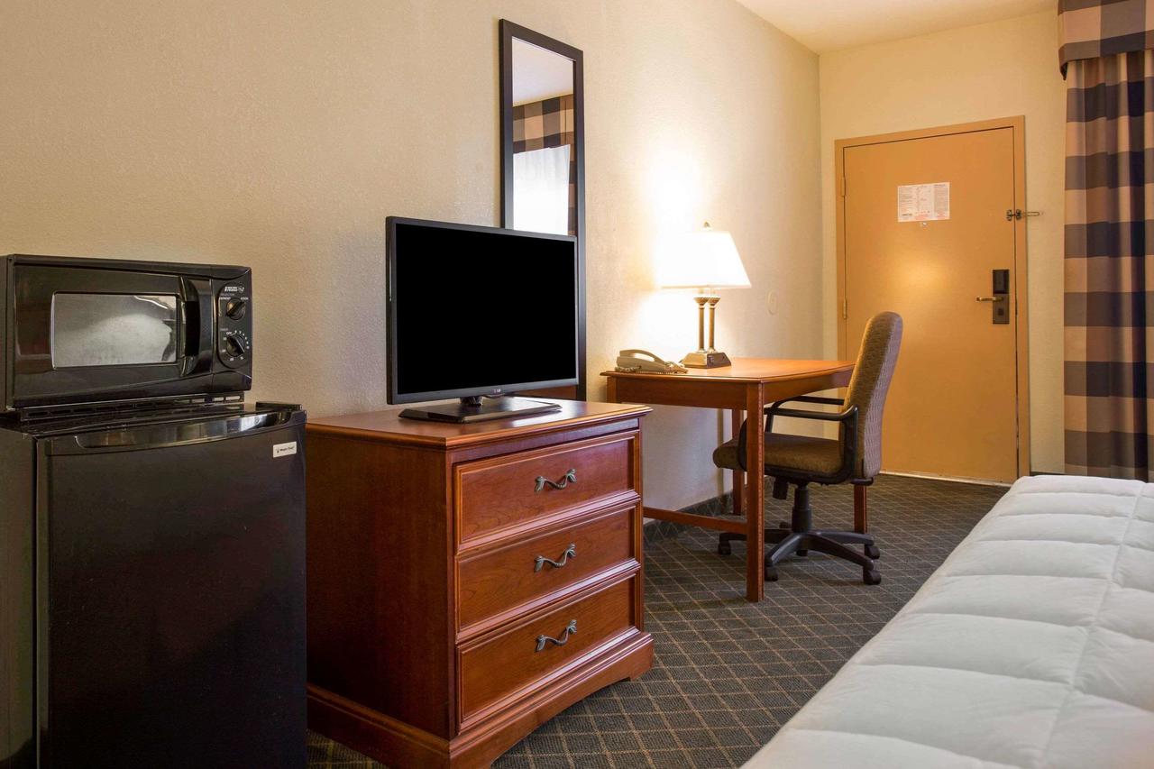 Clarion Inn & Suites Aiken - thumb 31