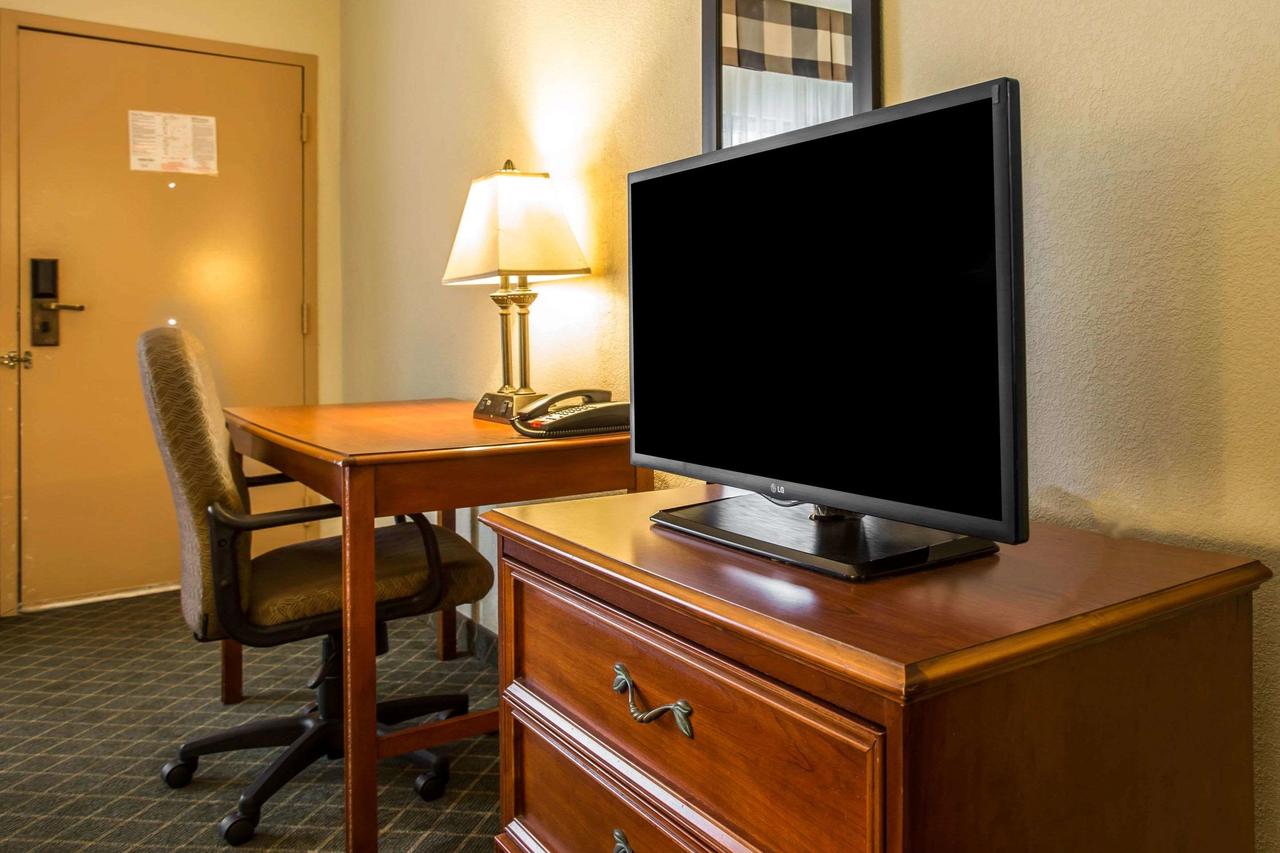 Clarion Inn & Suites Aiken - thumb 8
