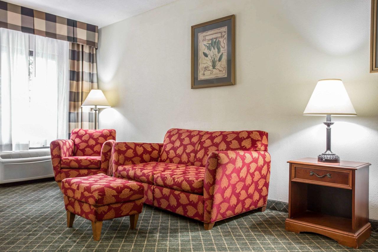 Clarion Inn & Suites Aiken - thumb 20
