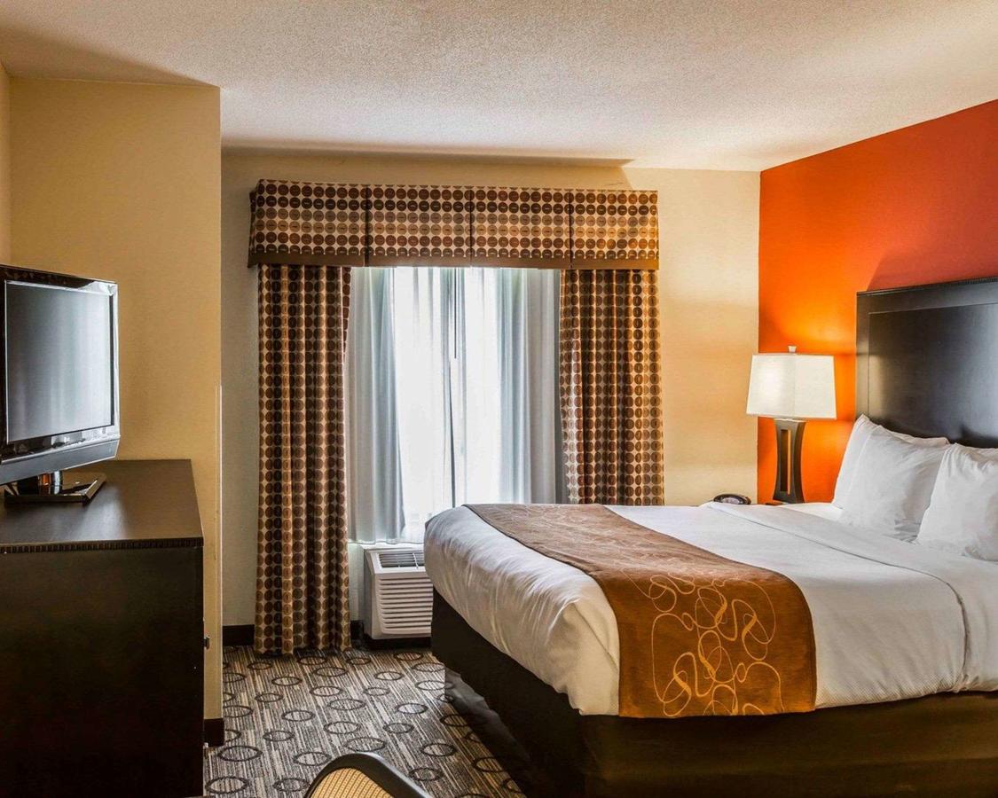 Comfort Suites At WestGate Mall - thumb 34