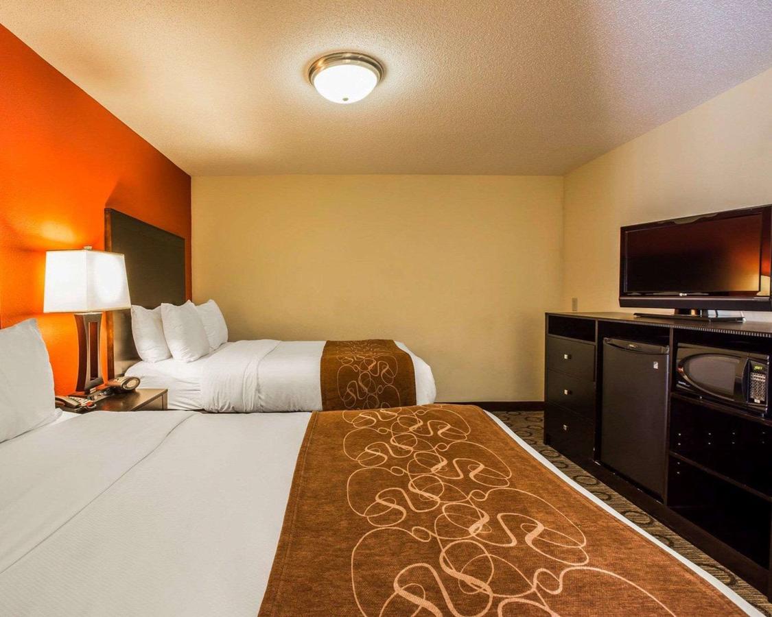 Comfort Suites At WestGate Mall - thumb 35