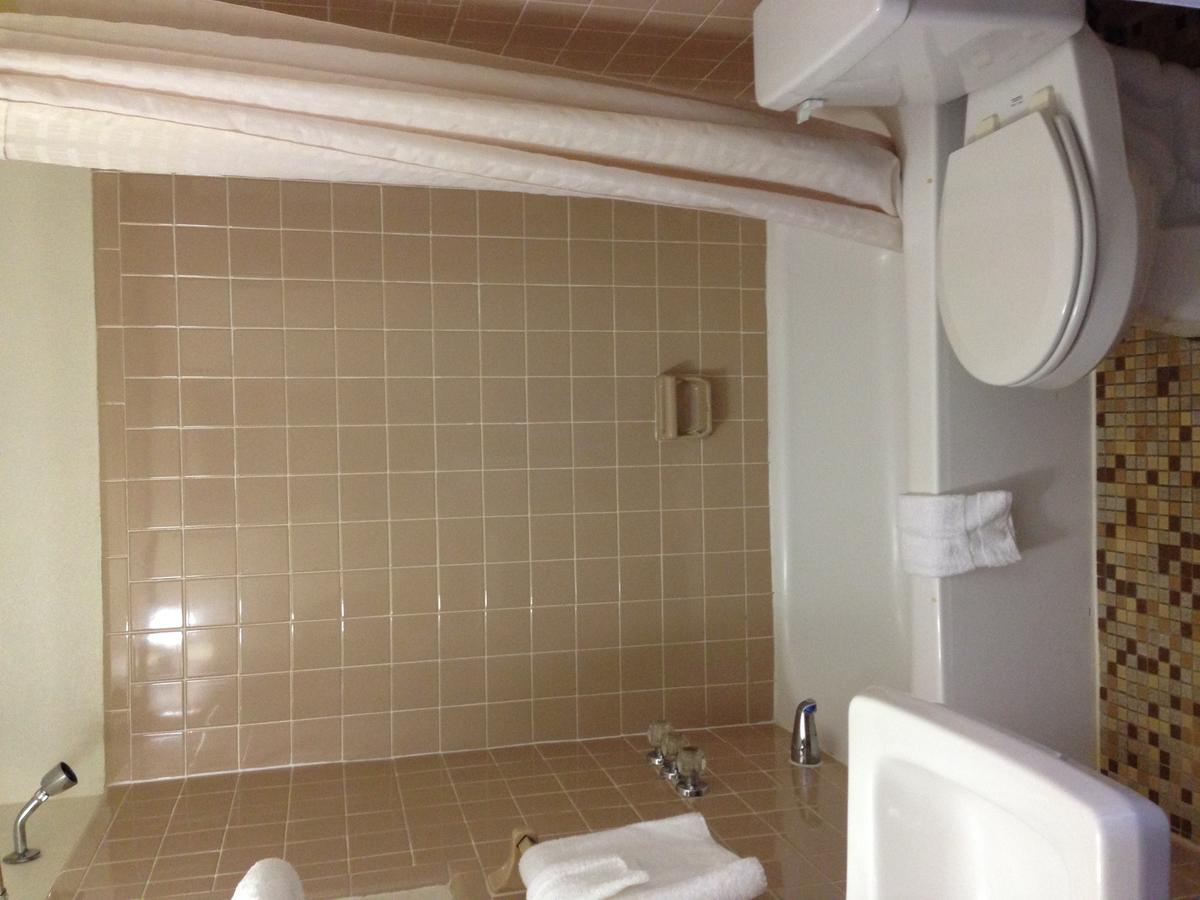 Executive Inn Of Seneca - thumb 11