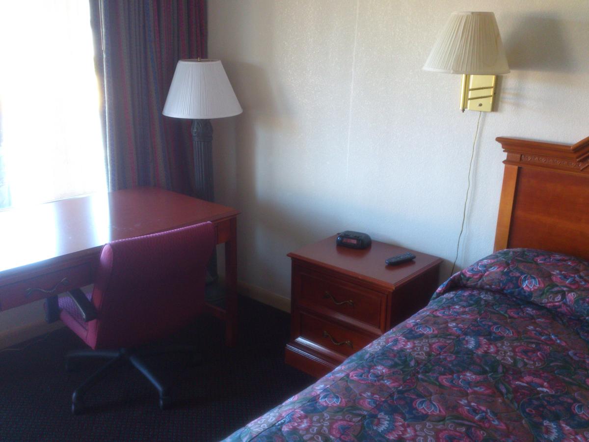 Executive Inn Of Seneca - thumb 10