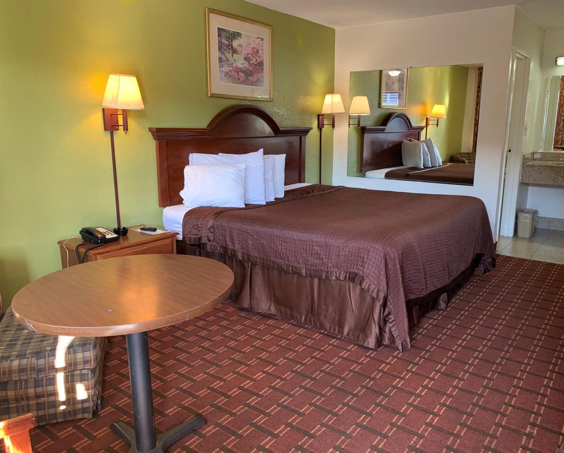 Royal Regency Inn - thumb 14