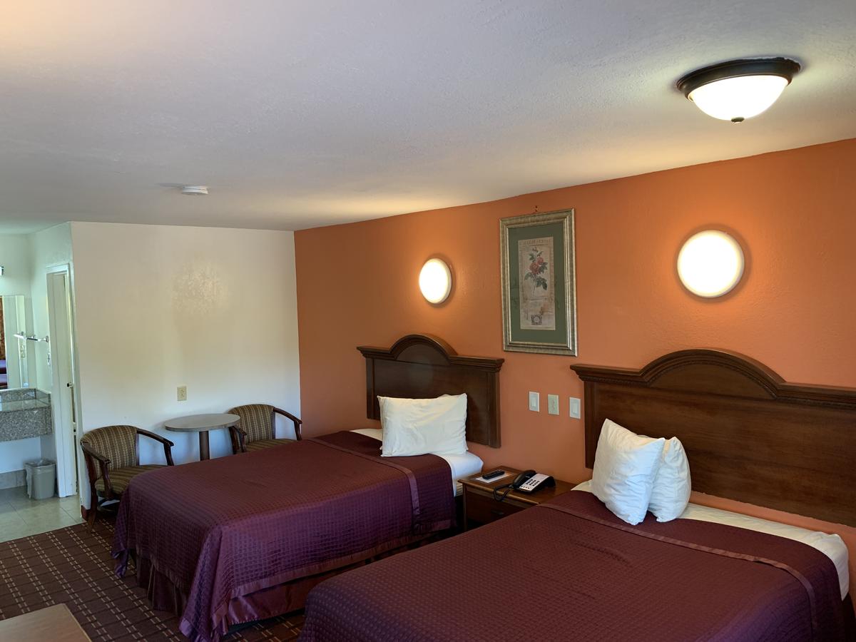 Royal Regency Inn - thumb 1