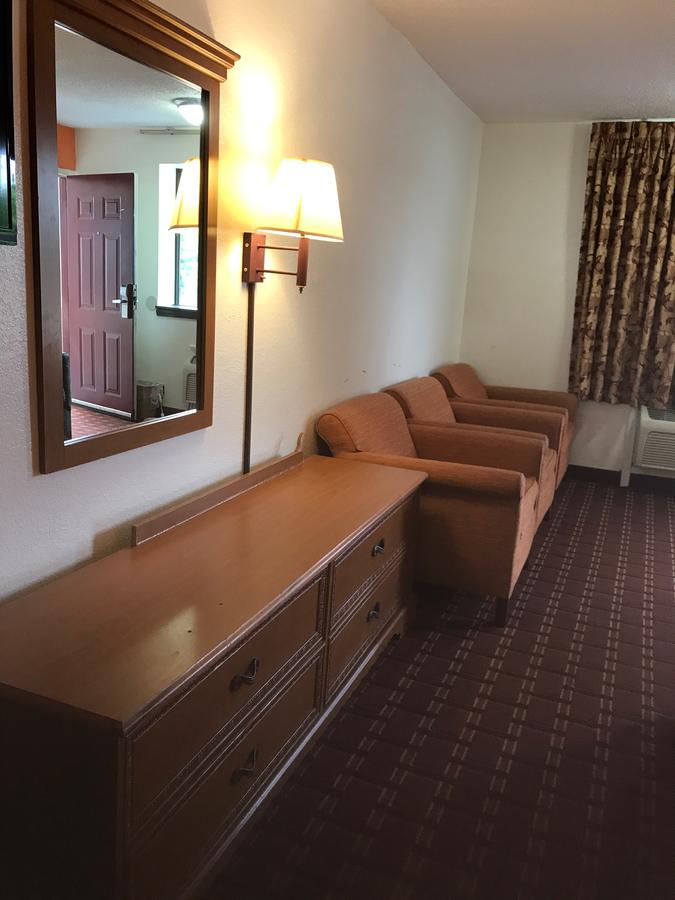 Royal Regency Inn - thumb 22