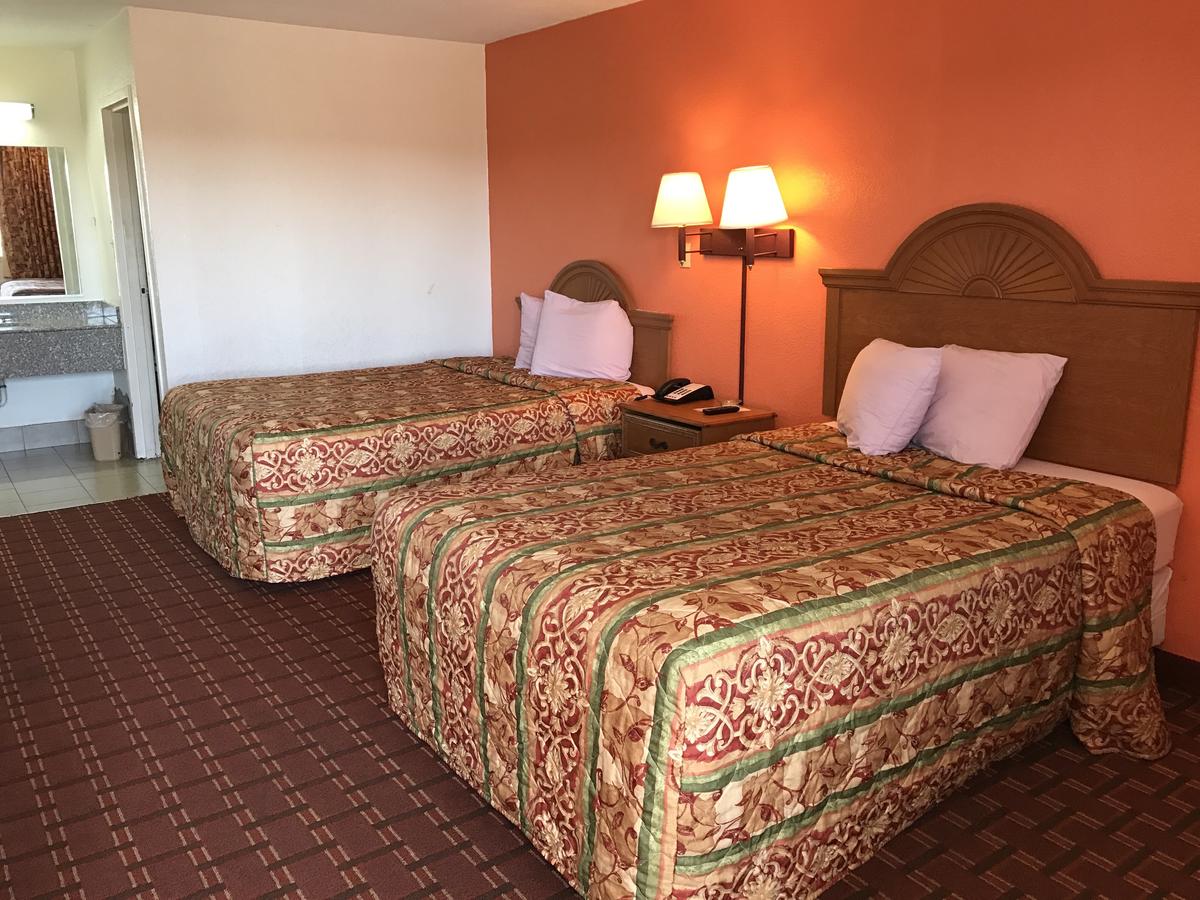Royal Regency Inn - thumb 24
