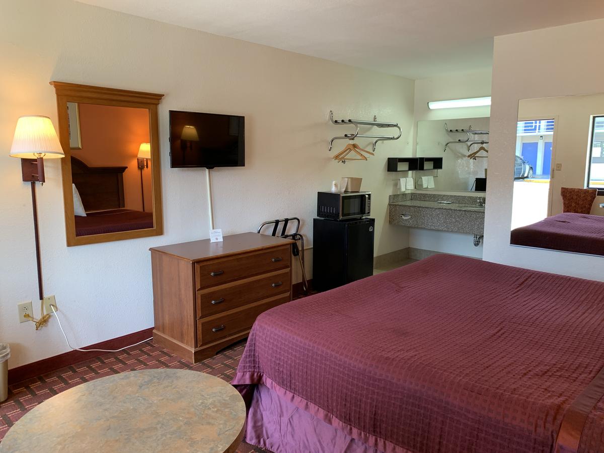 Royal Regency Inn - thumb 7