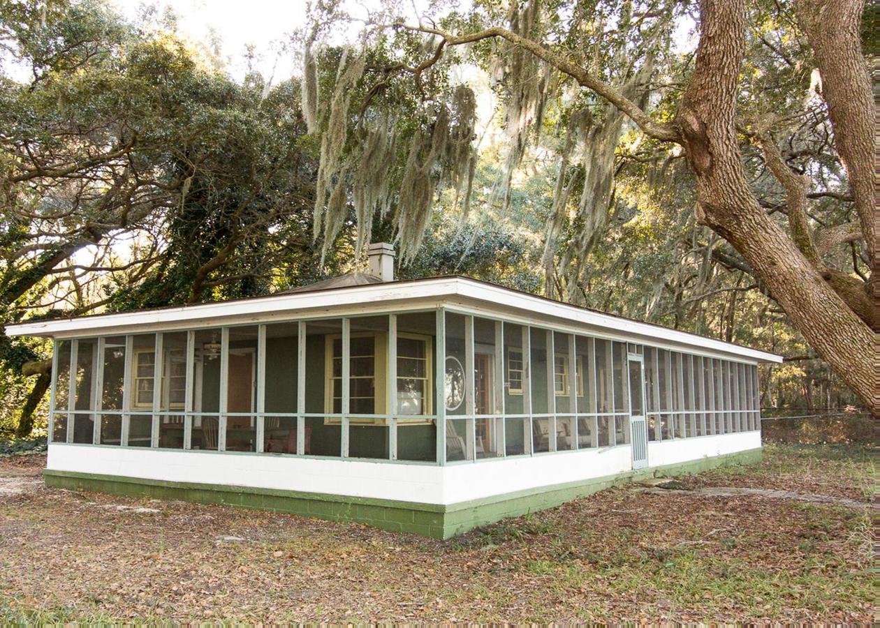 Coastal Cravings On St. Helena Island - thumb 2