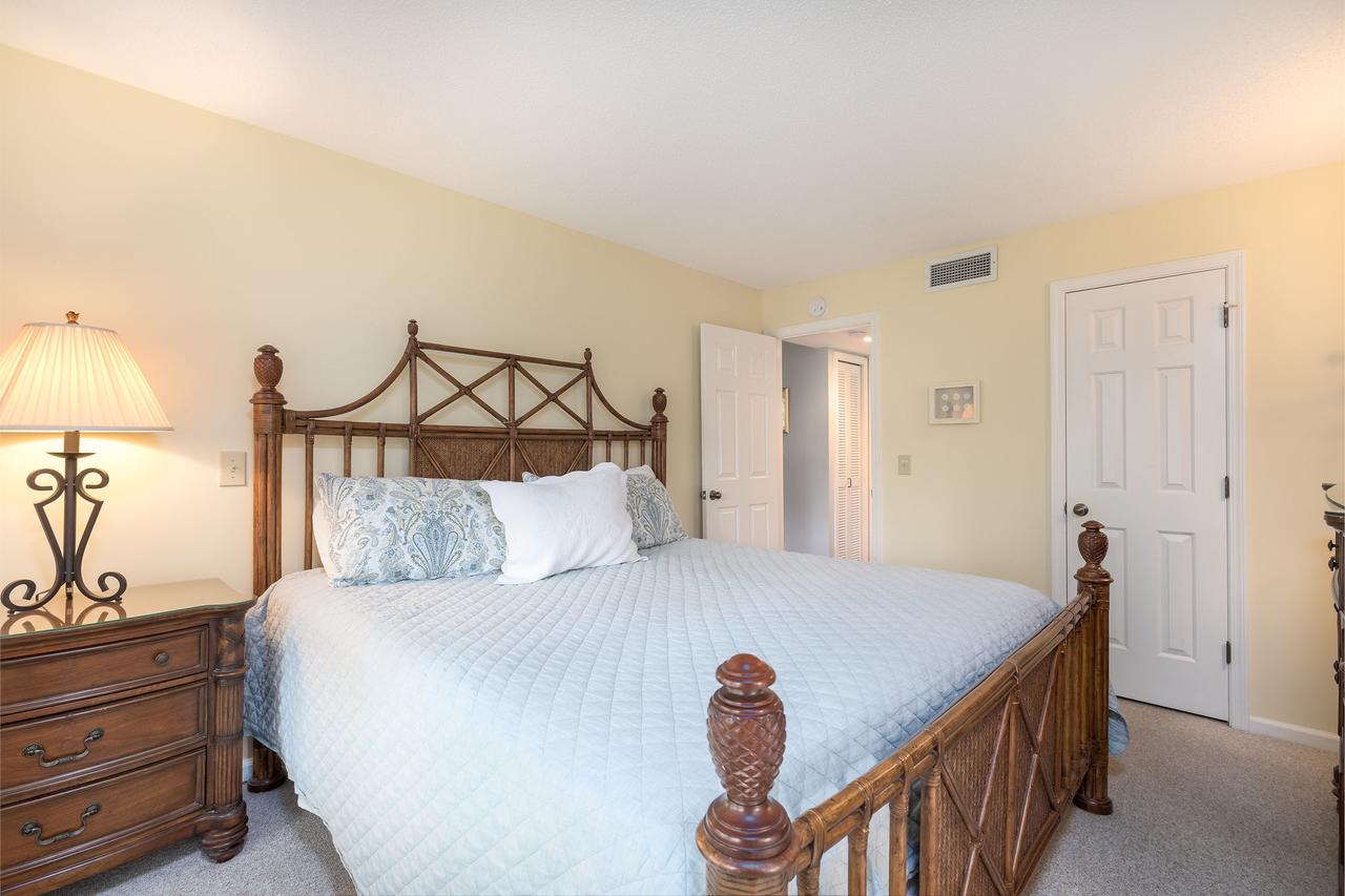 4791 Tennis Club Villa - thumb 4